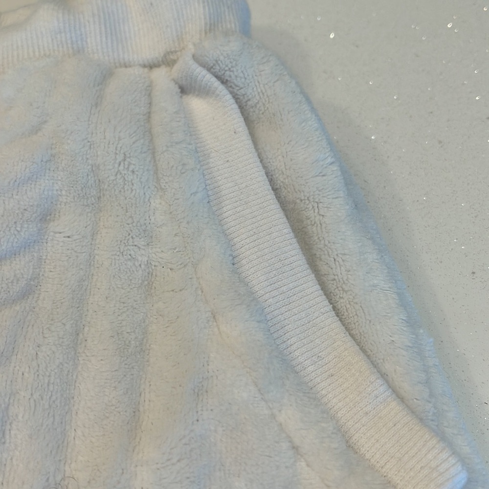 la vie en rose white terry shorts with pockets size access - Picture 2 of 8